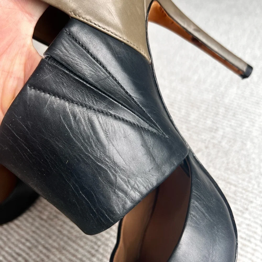 Coach Heart Pointy Toe Pump Black Olive Green Leather  Size 11